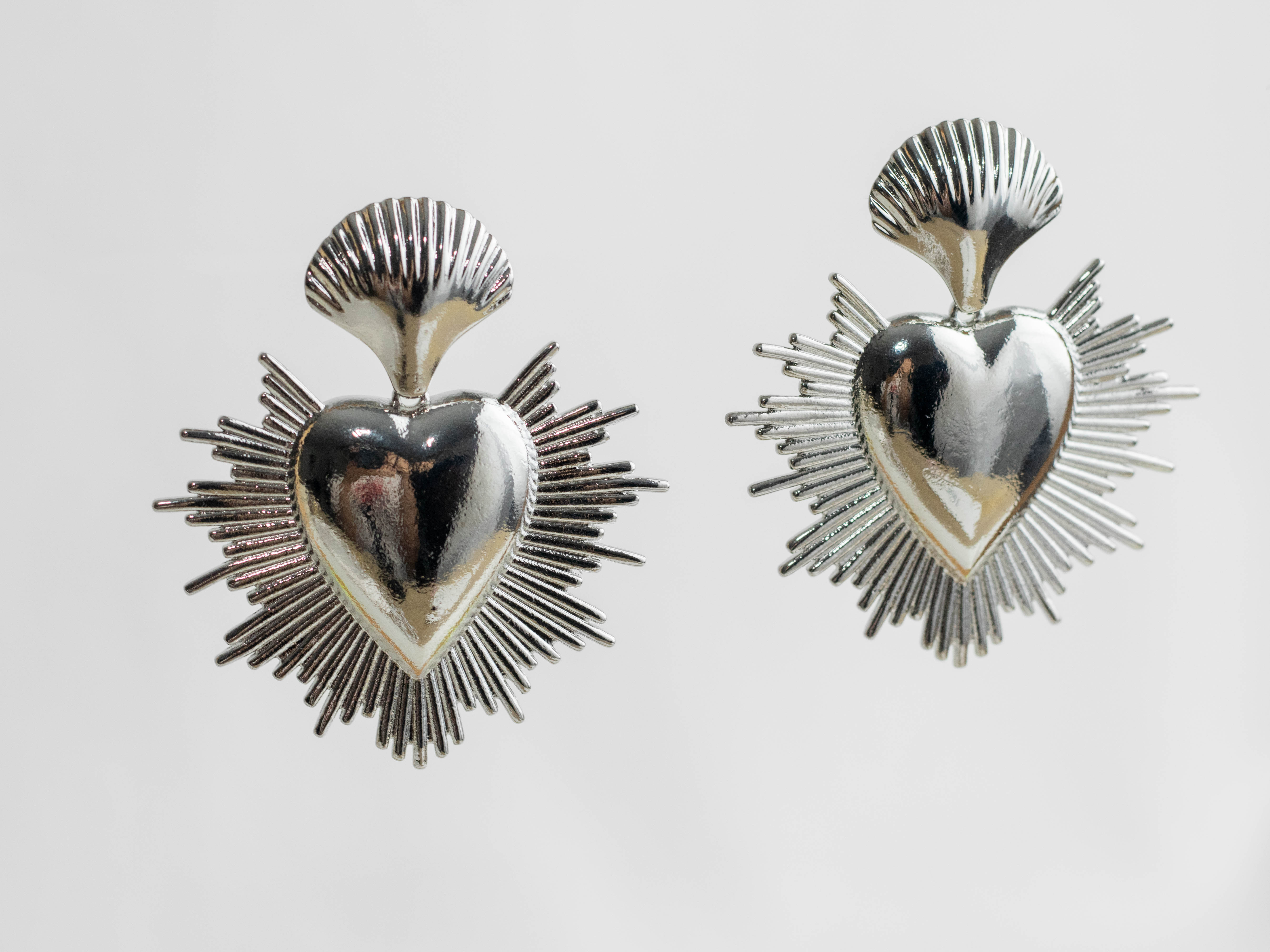 Aretes corazón sol plateado - Image 2