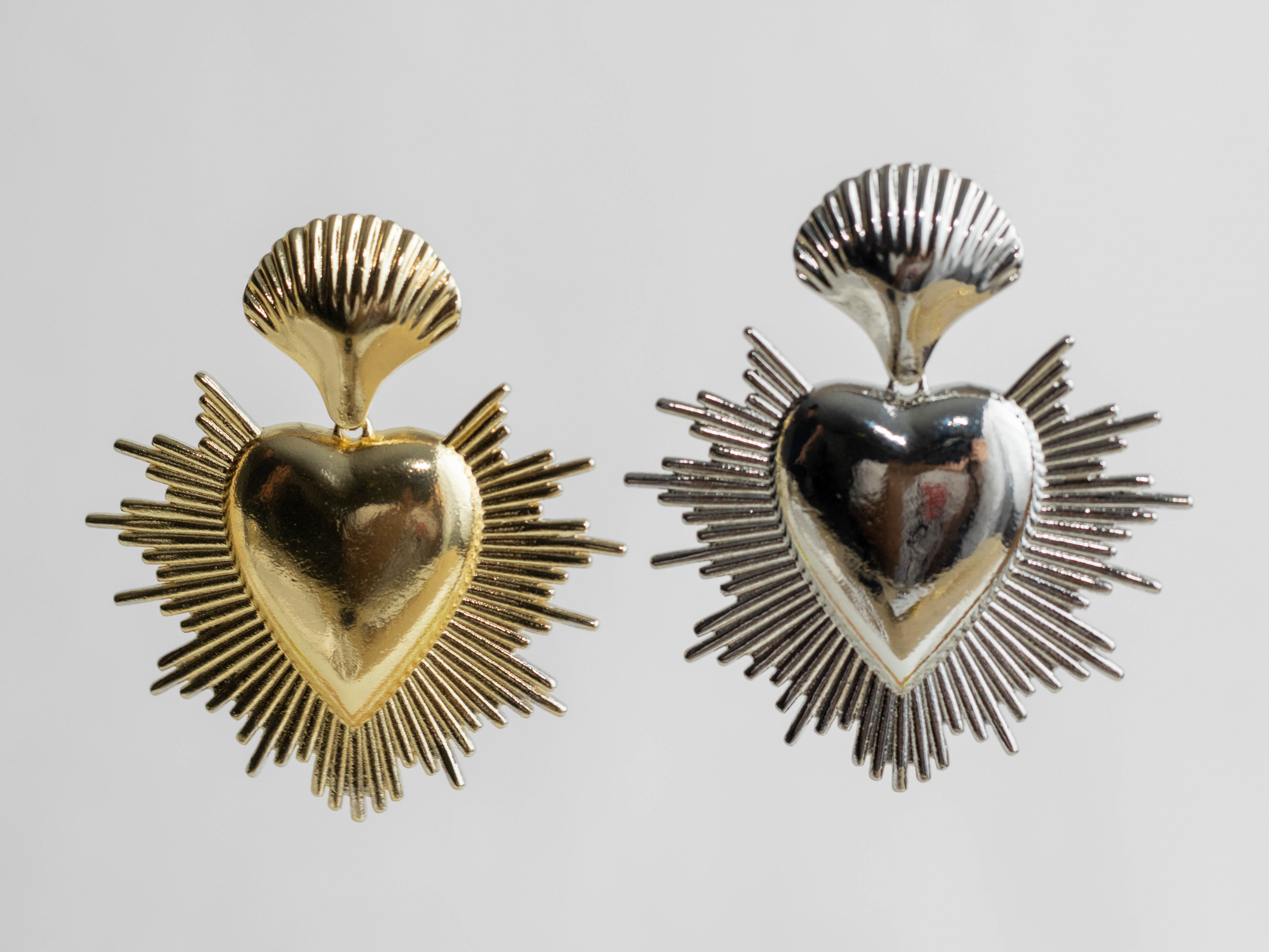 Aretes corazón sol plateado - Image 3