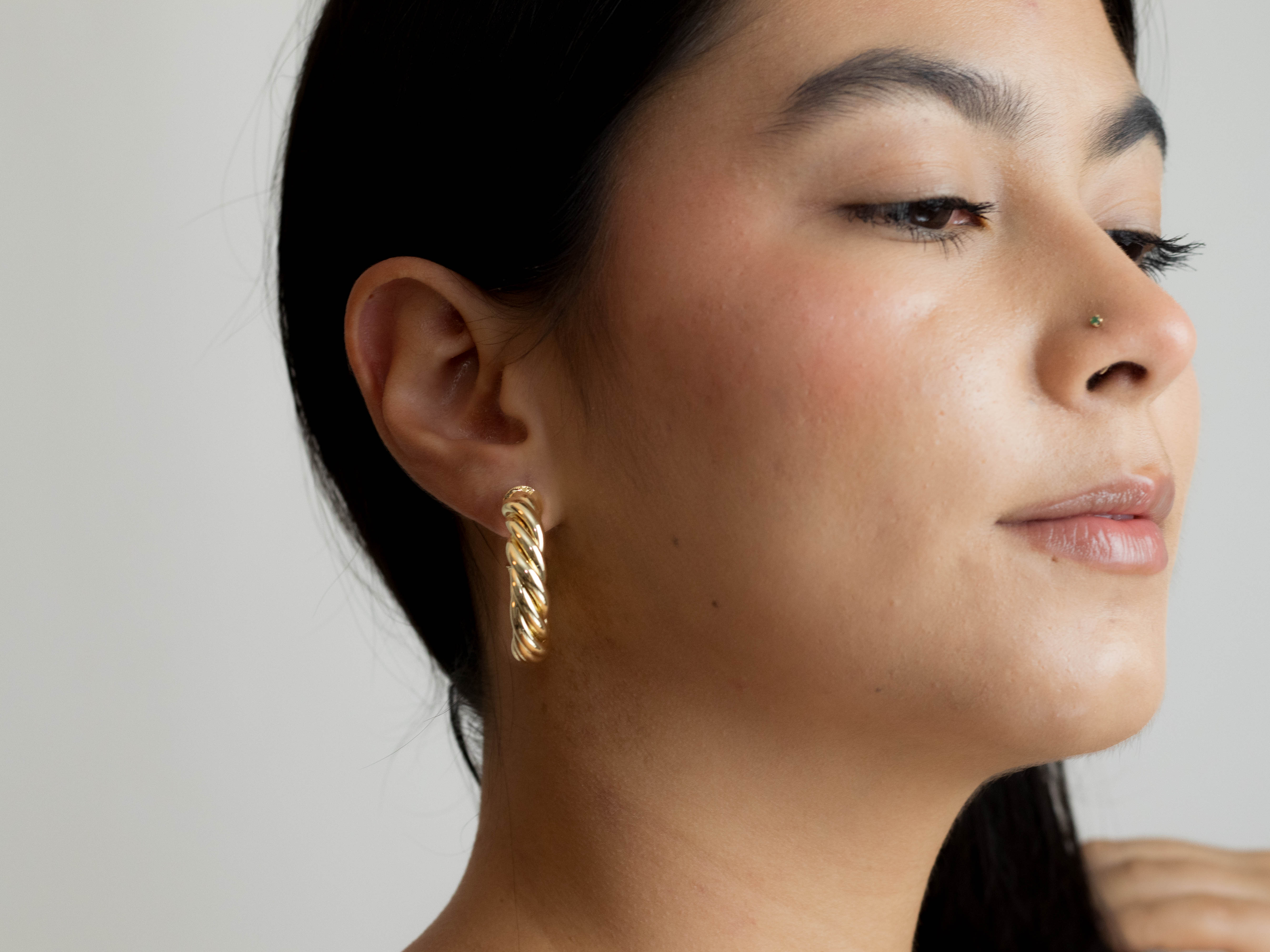 Aretes madia candonga enlazada dorado - Image 2