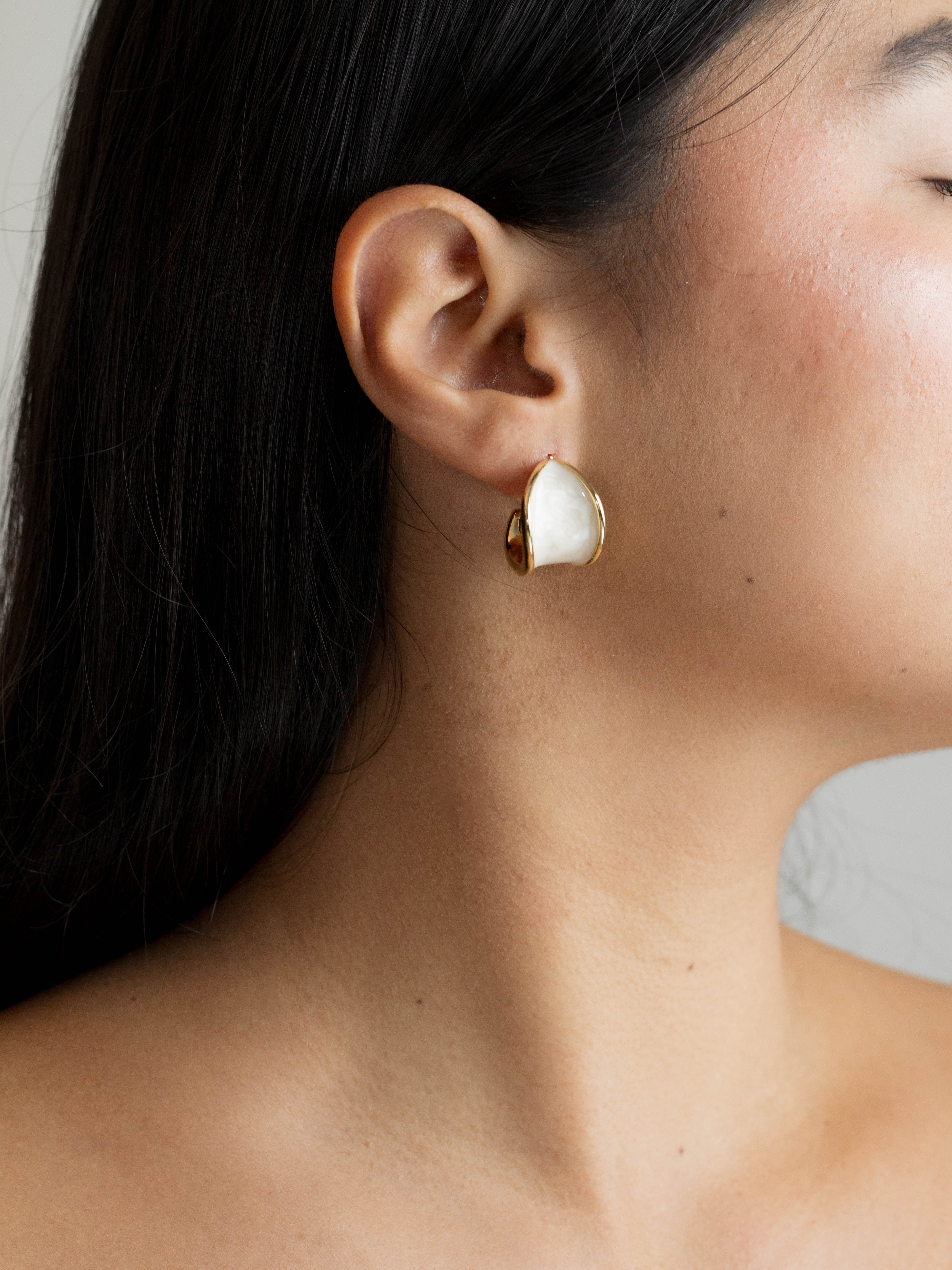 Aretes media candonga blancos - Image 2