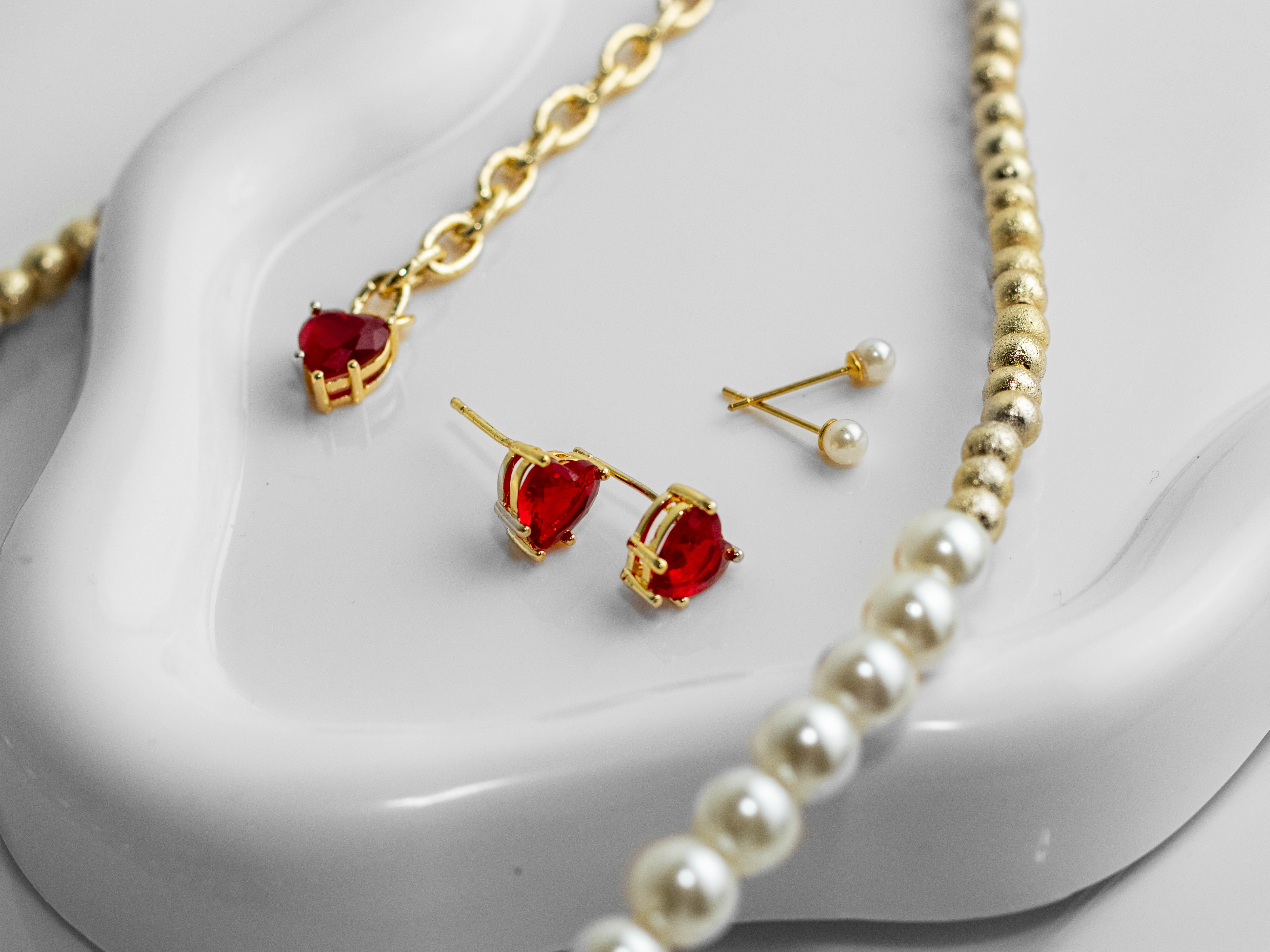  Collar perlas corazón rojo y topos - Image 4