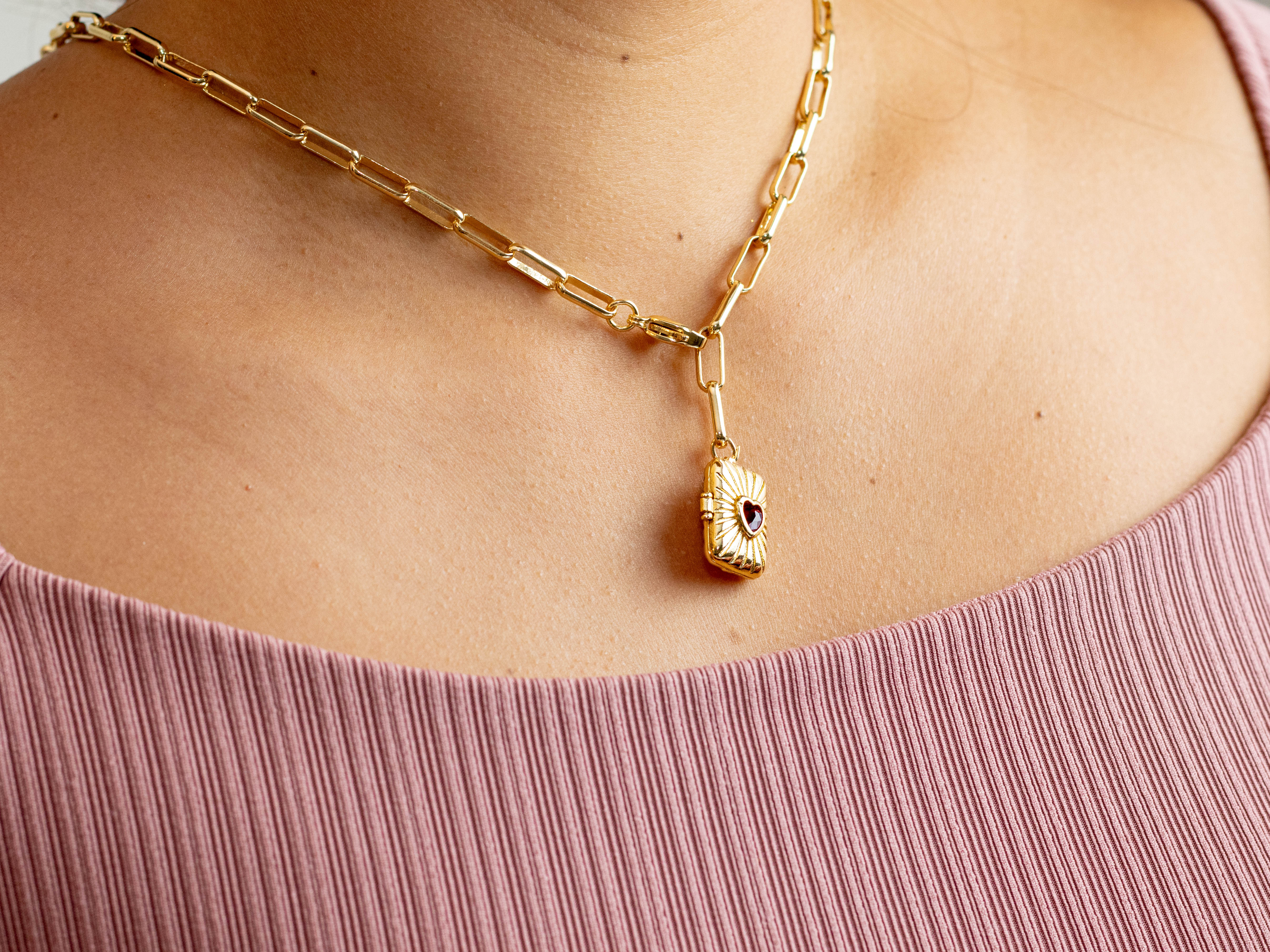 Collar relicario topos