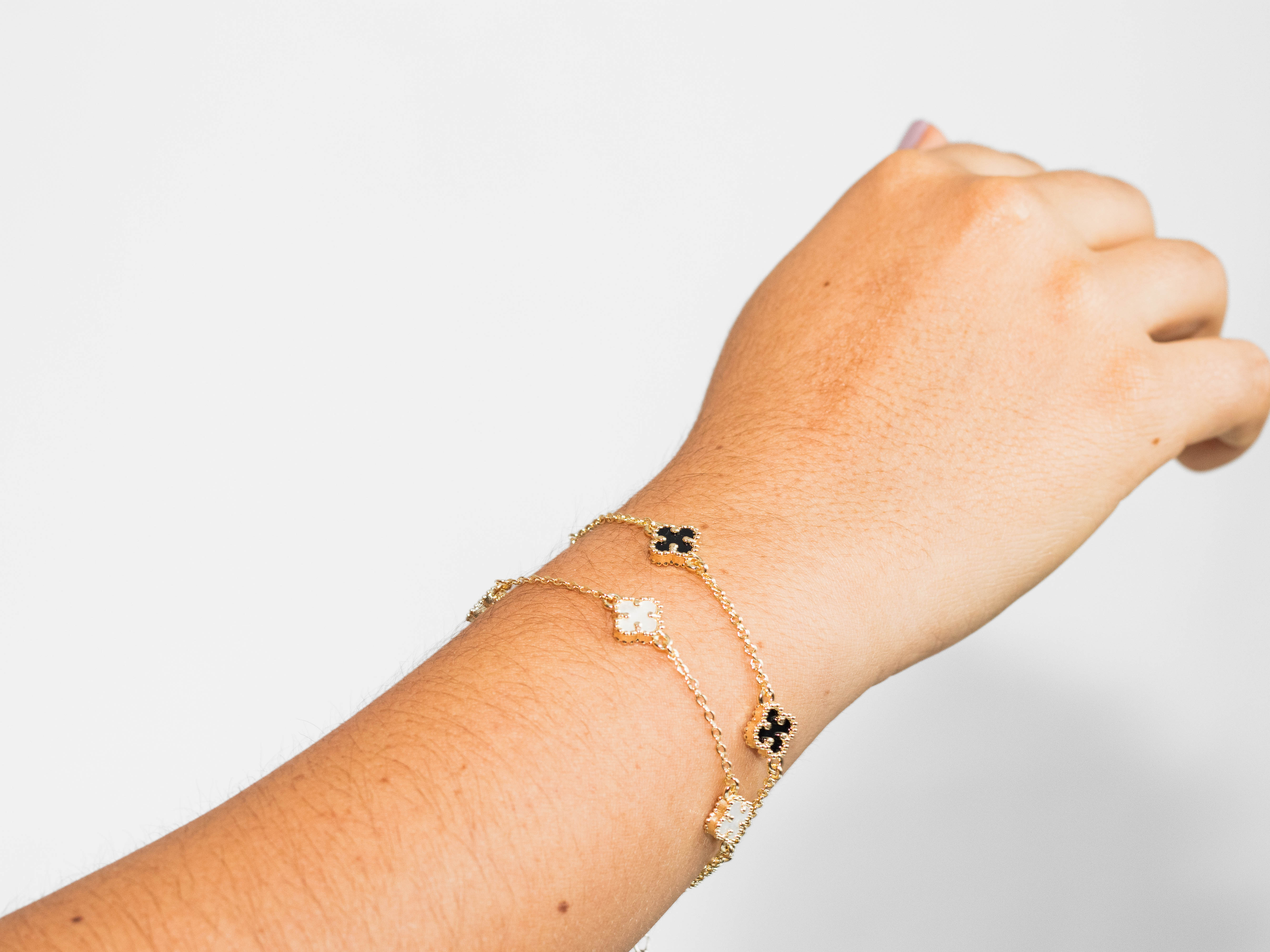 pulsera trébol negra - Image 2