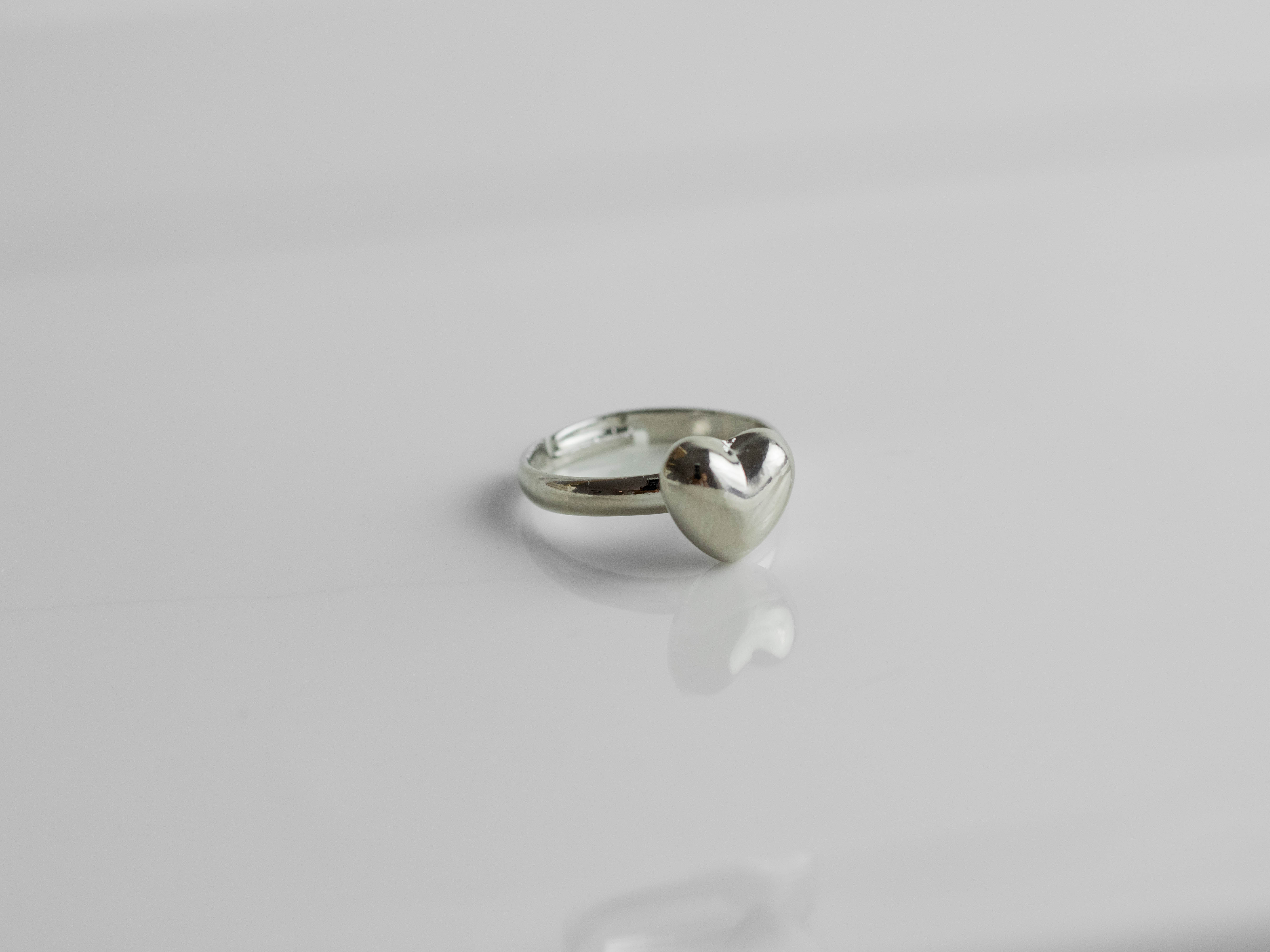 anillo corazón plateado