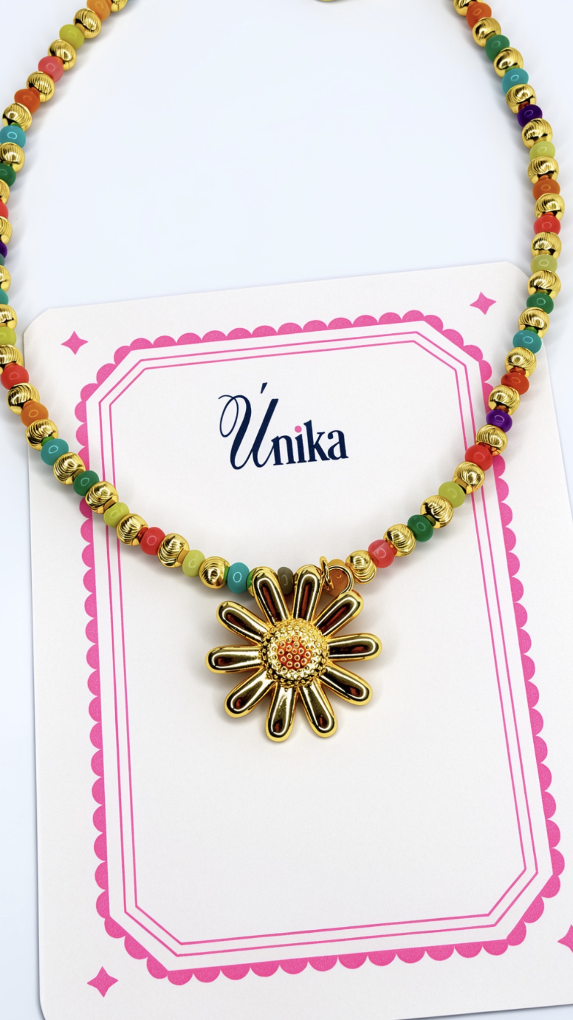 Collar multicolor de flor